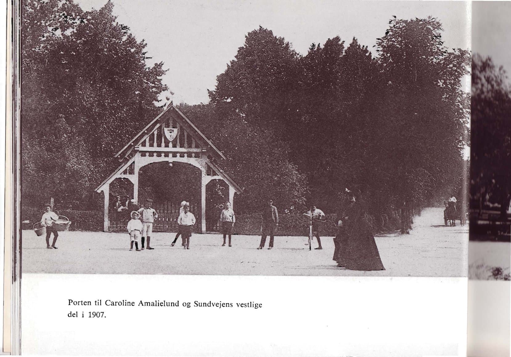 Porten til Caroline Amalielund, 1907